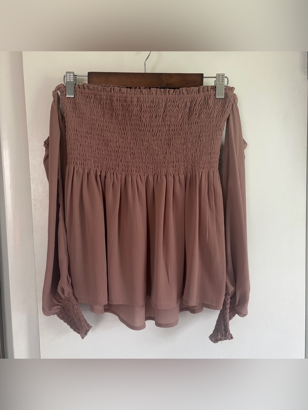 Forever 21 Smocked Off-the-shoulder Long Sleeve Top. Size: Small. Taupe.